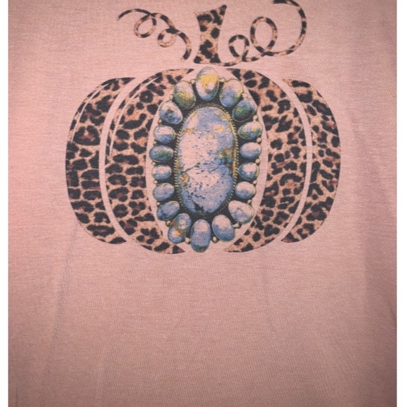 Spooky Season leopard pumpkin T - Picture 2 of 4